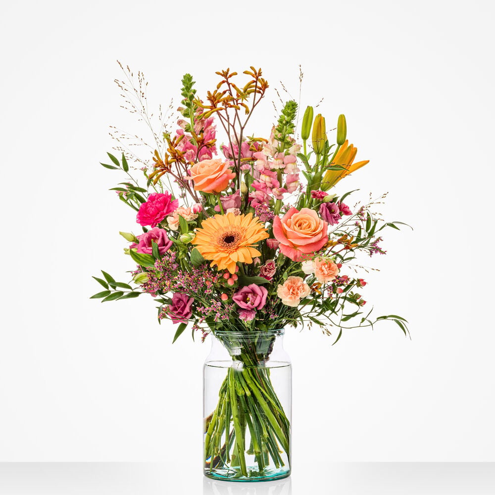 Cheerful picking bouquet