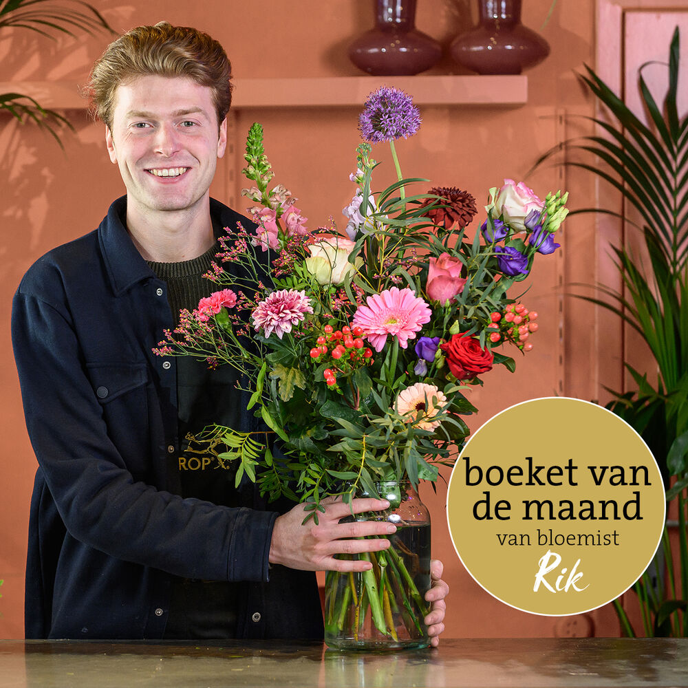 Monthly bouquet May